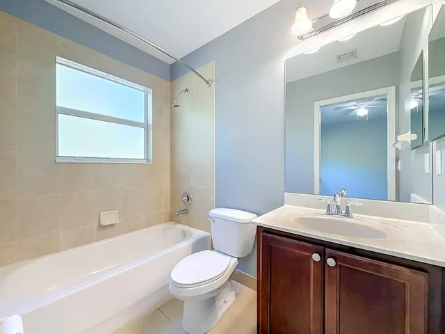Residence photo 33