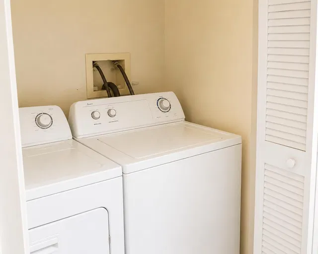 Unit 207 photo 3
