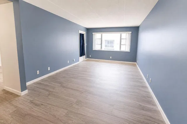  Unit B21 photo 14