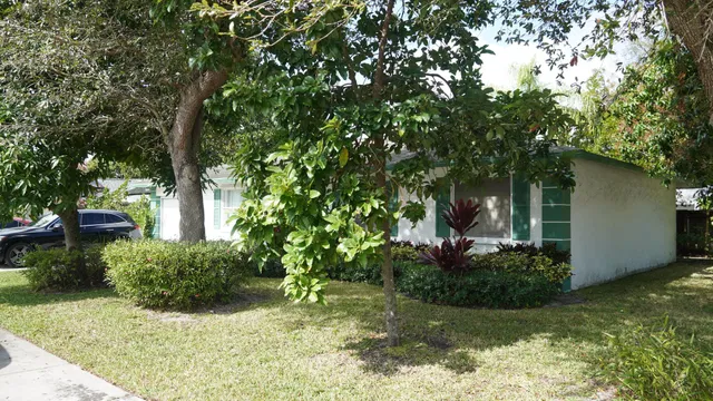 Residence photo 3