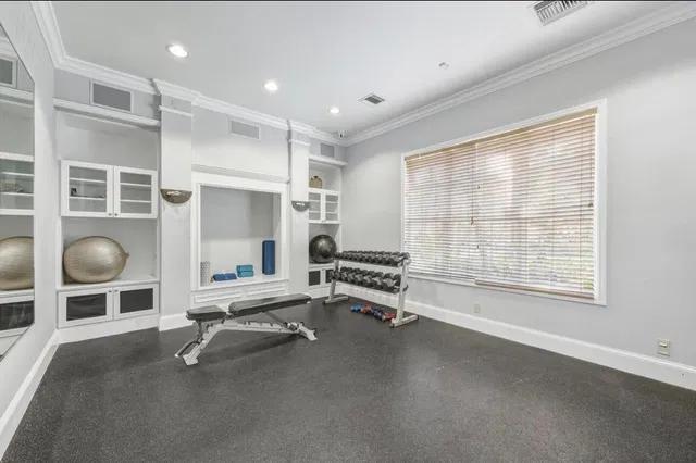 Unit 204 photo 19