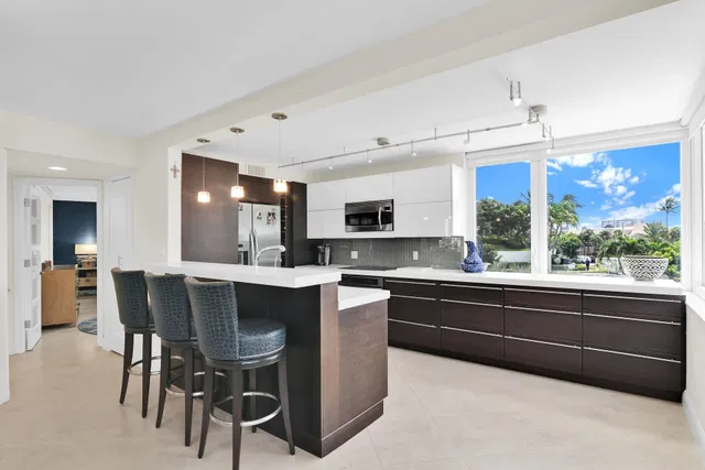 550 S Ocean Boca Unit 207 photo 11