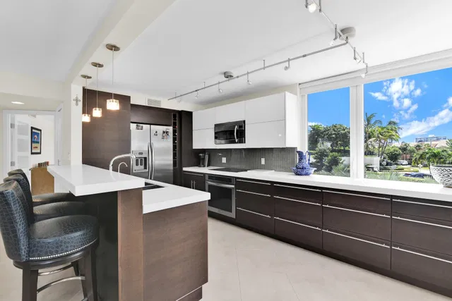 550 S Ocean Boca Unit 207 photo 12