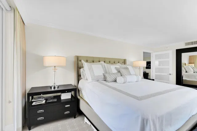 550 S Ocean Boca Unit 207 photo 18