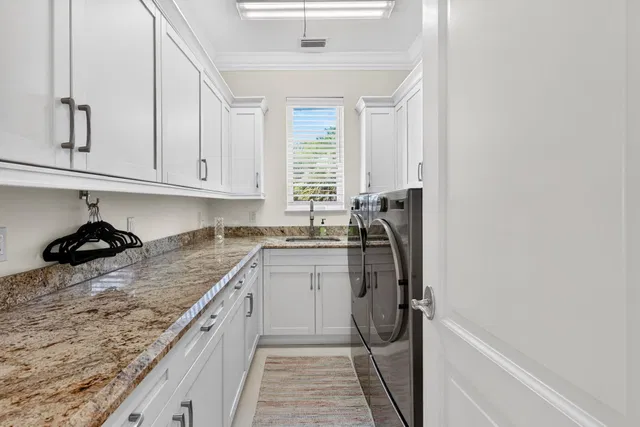 Residence photo 51