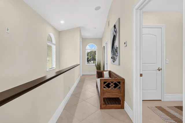 Residence photo 53