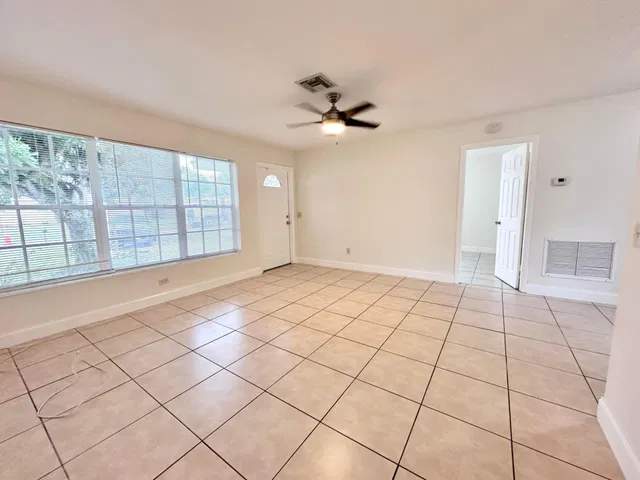 West Palm Beach Residence photo 6