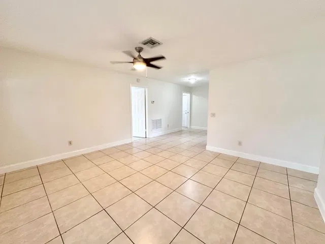 West Palm Beach Residence photo 8