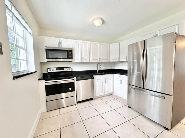 West Palm Beach Residence photo 12