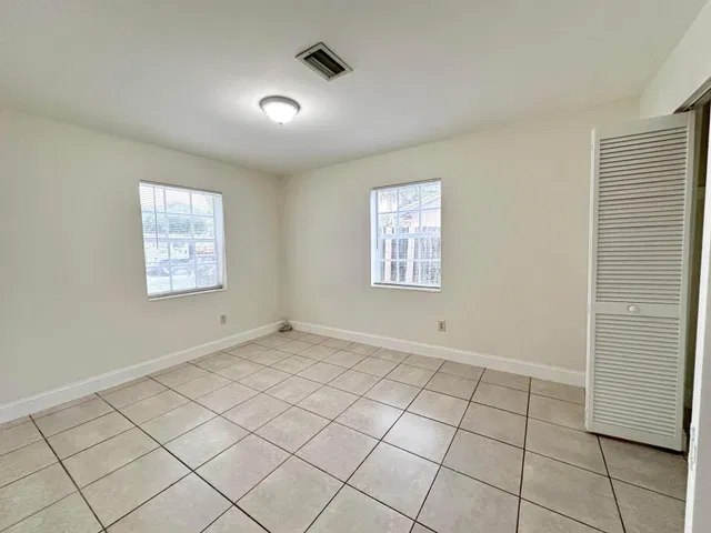 West Palm Beach Residence photo 18