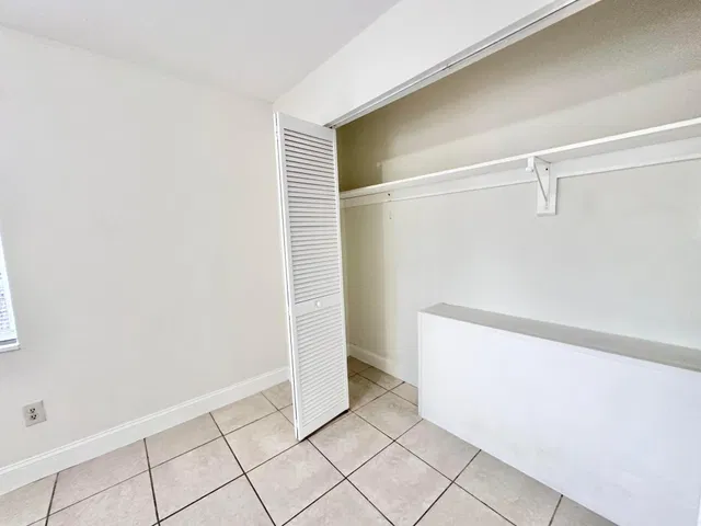 West Palm Beach Residence photo 20