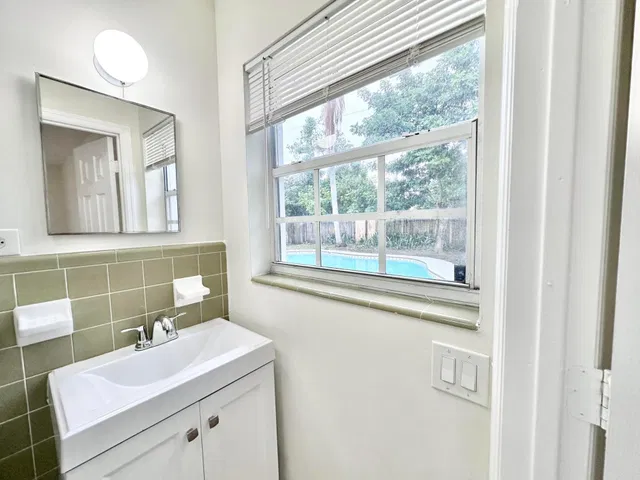 West Palm Beach Residence photo 34