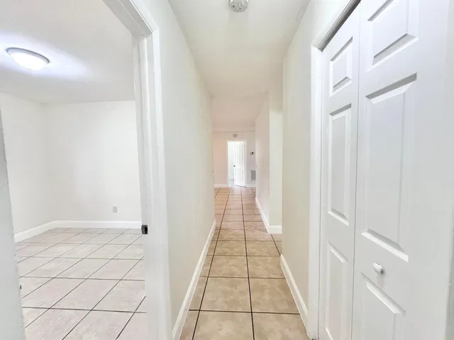 West Palm Beach Residence photo 36