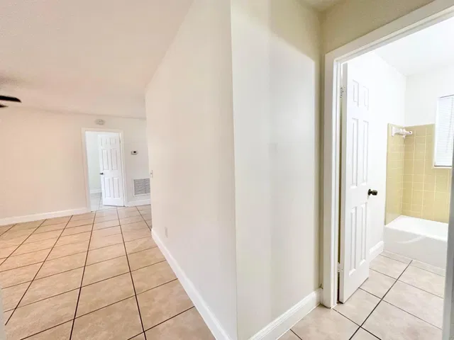 West Palm Beach Residence photo 37