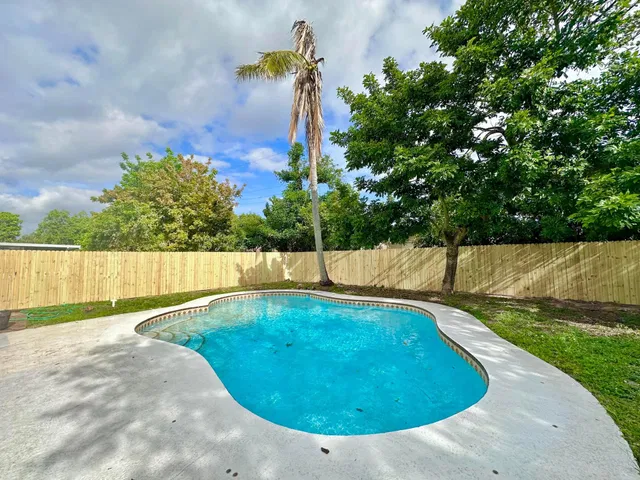 West Palm Beach Residence photo 38