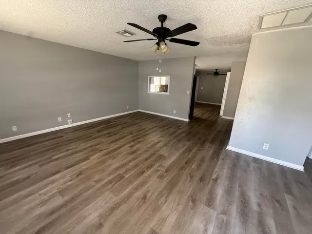 Residence photo 2
