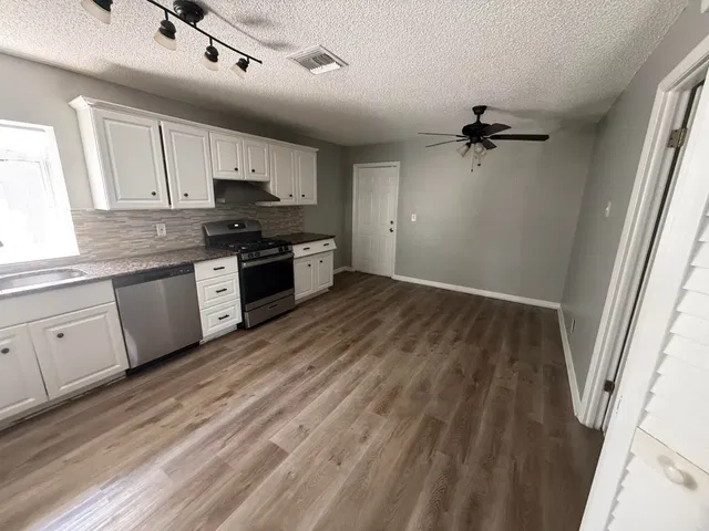 Residence photo 6