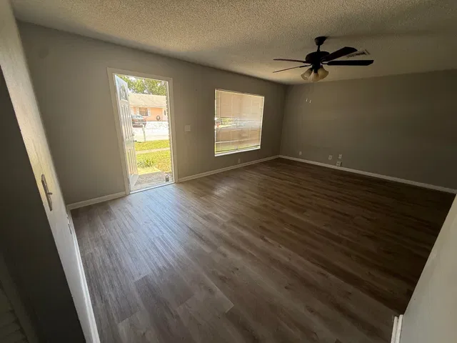 Residence photo 9