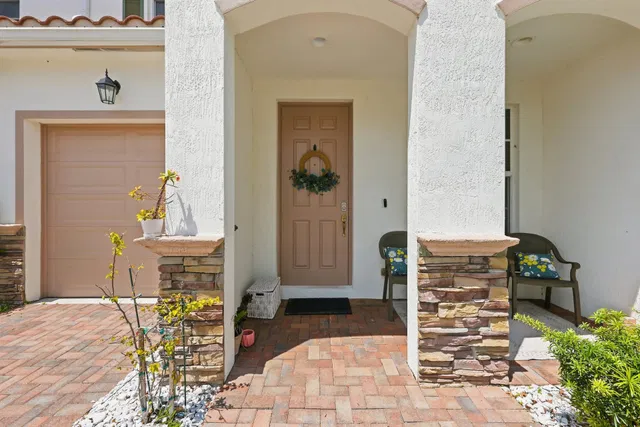  Residence photo 4