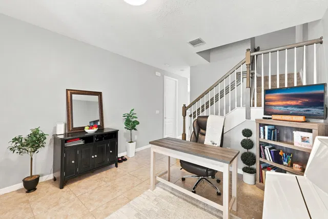  Residence photo 10