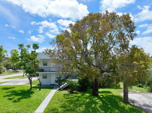 Residence photo 2