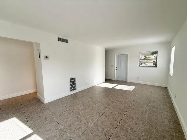Residence photo 8