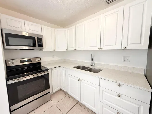 Residence photo 30