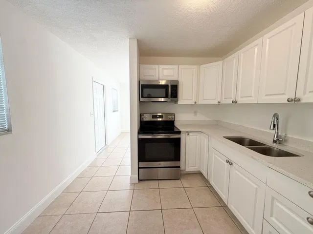Residence photo 31