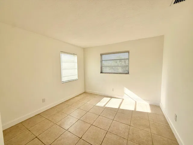 Residence photo 33