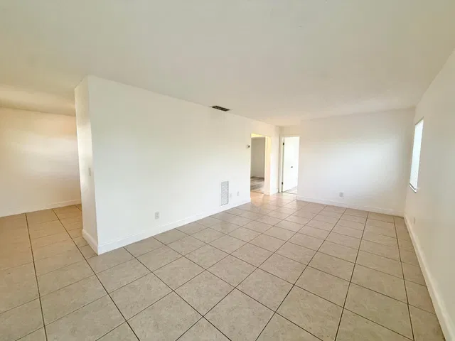 Residence photo 48