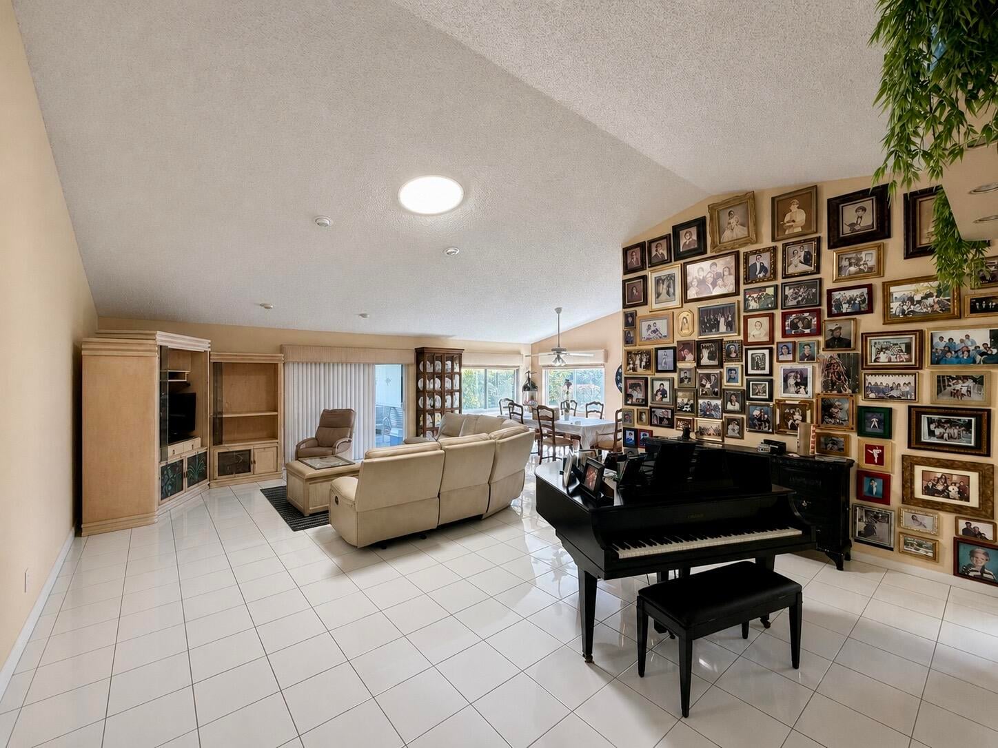 Residence photo 5