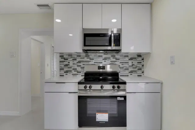 Residence photo 22