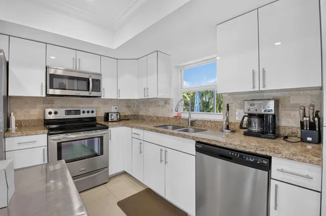Boca Harbour Residence photo 11