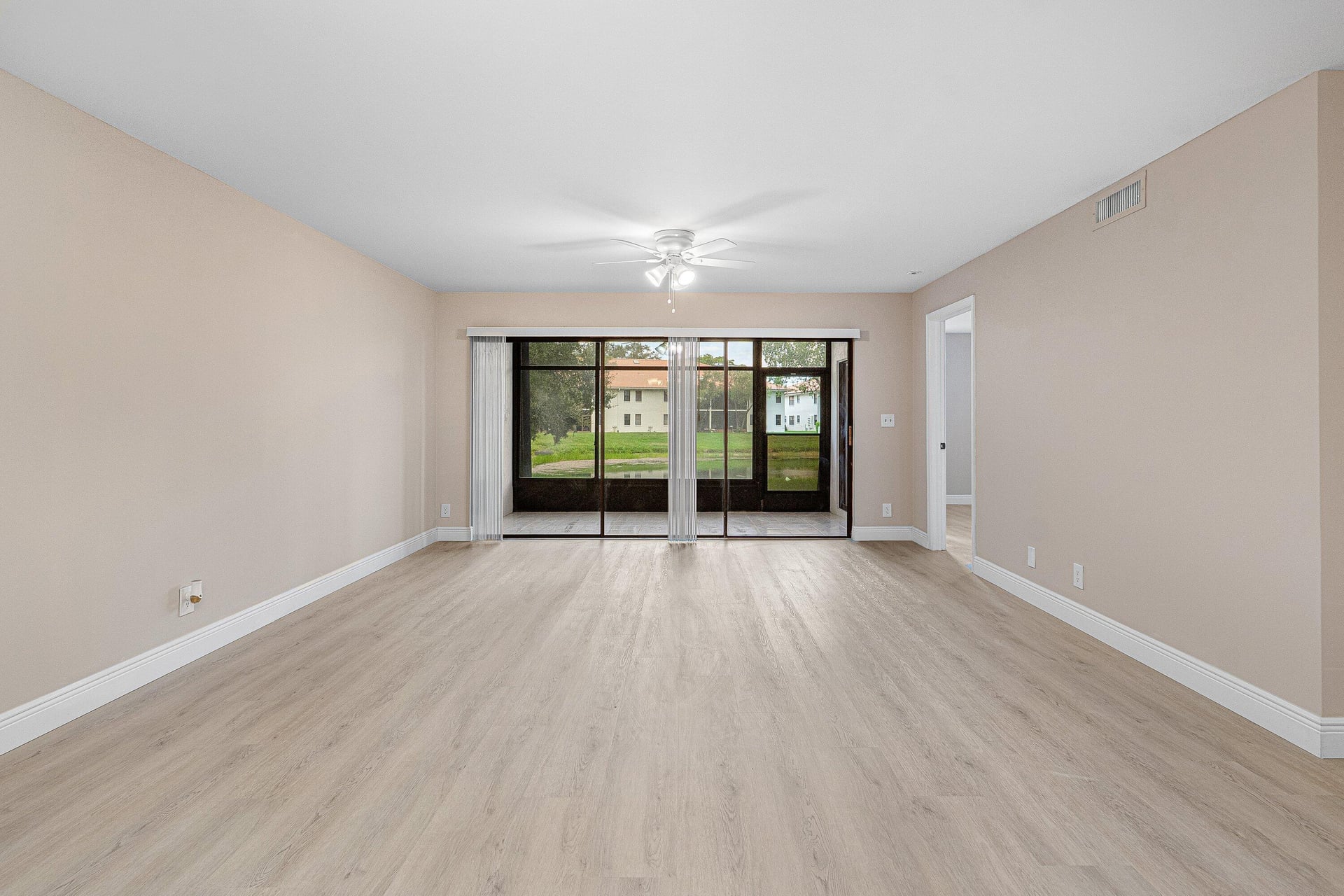 Unit 102 photo 6