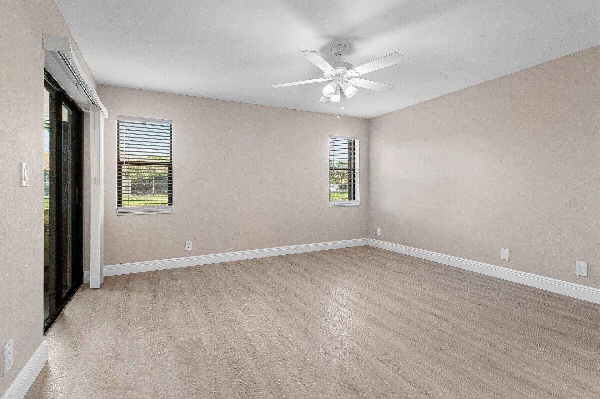 Unit 102 photo 20