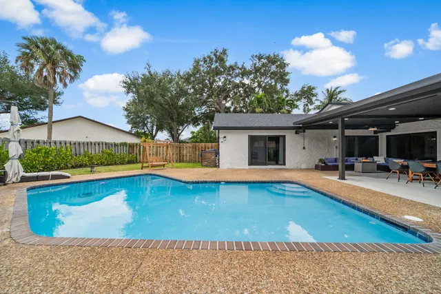  Residence photo 30