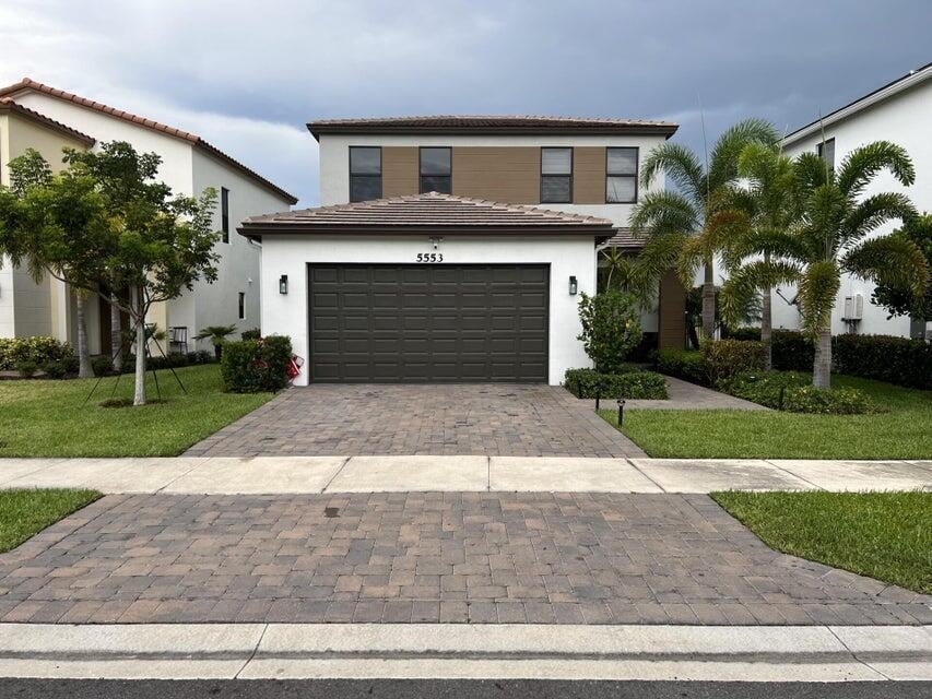 Residence photo 2