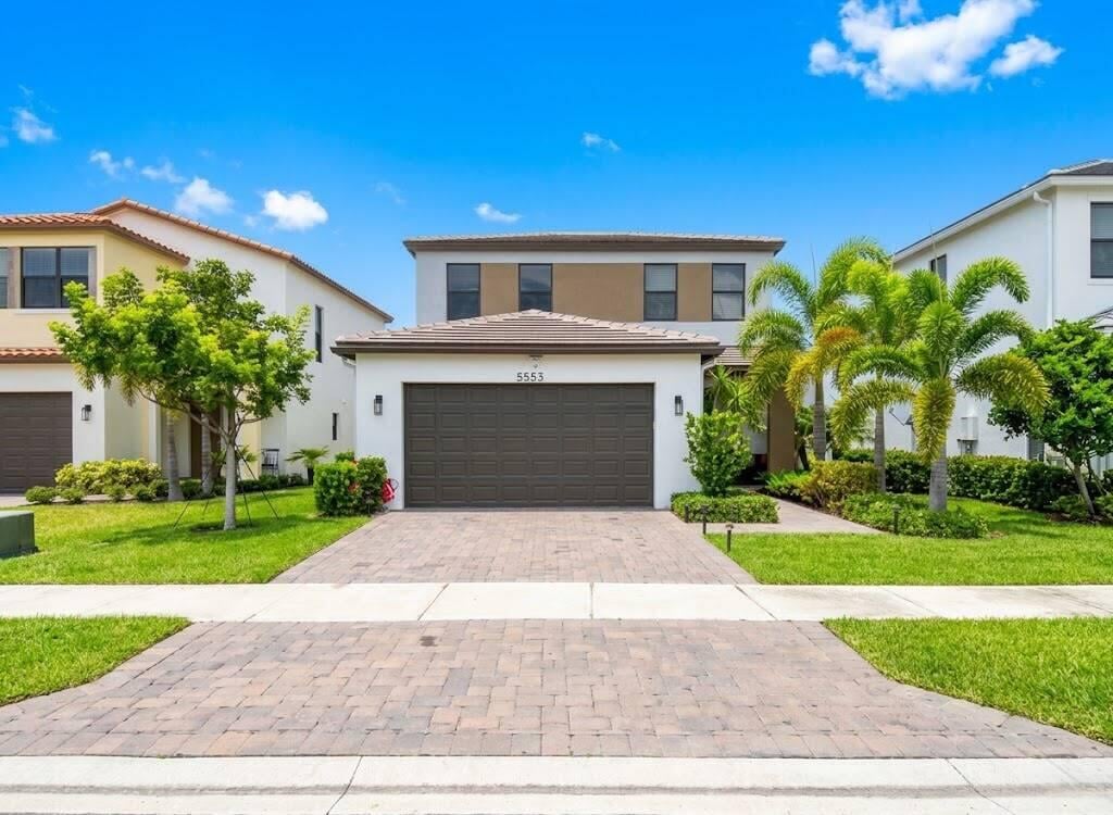 Residence photo 3