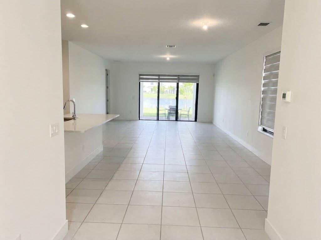 Residence photo 5