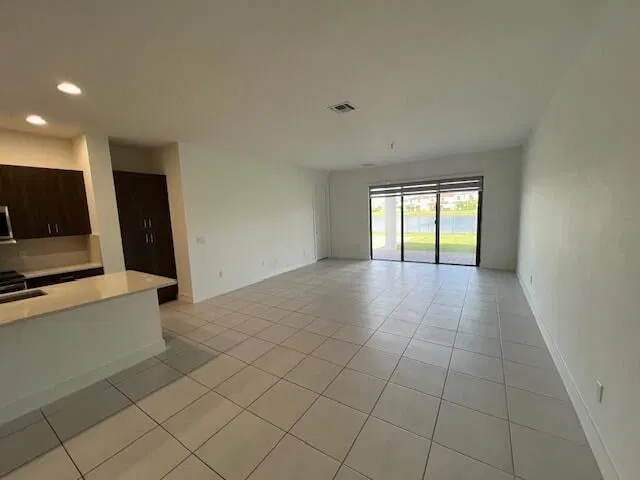 Residence photo 33