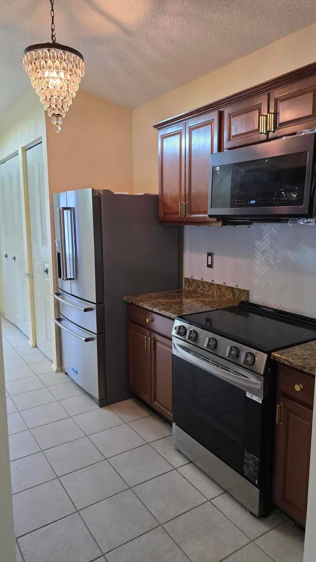  Residence photo 12