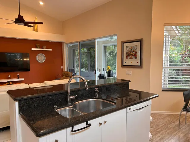 Residence photo 4