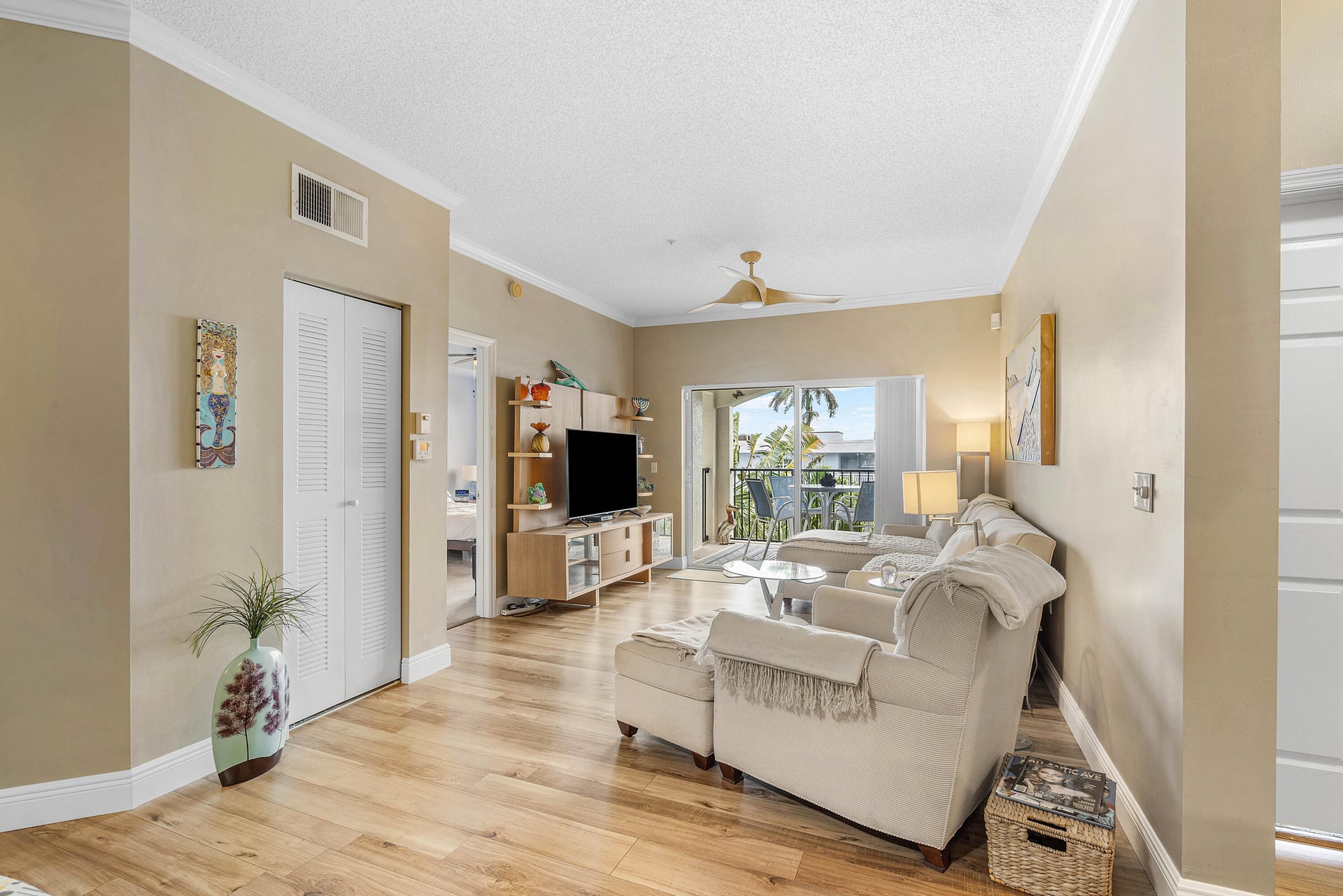  Unit 4411 photo 5