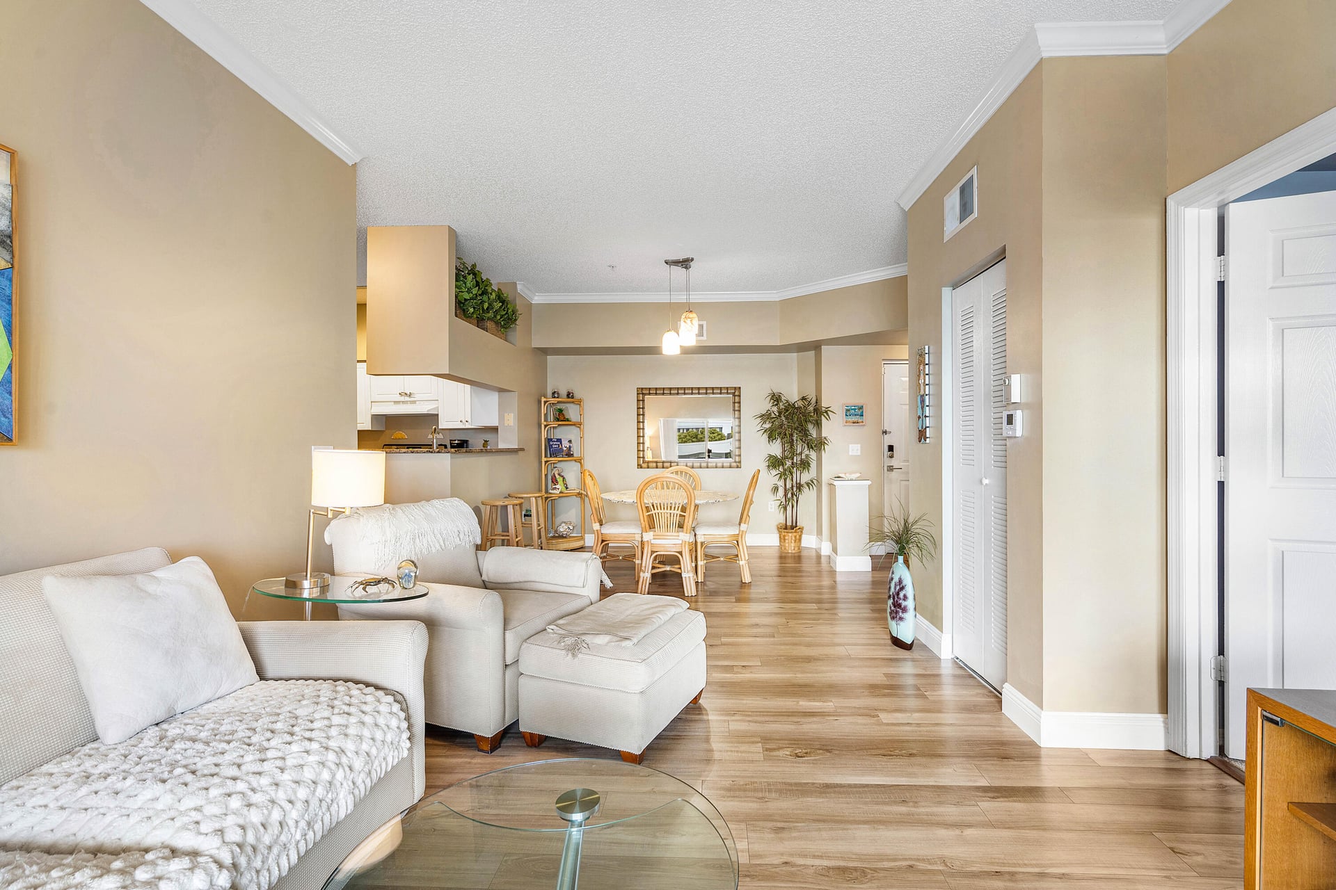  Unit 4411 photo 9