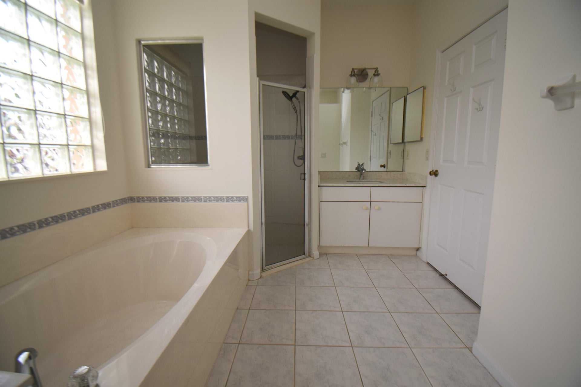 Residence photo 17