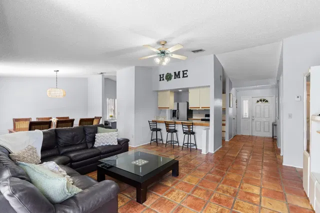Residence photo 8