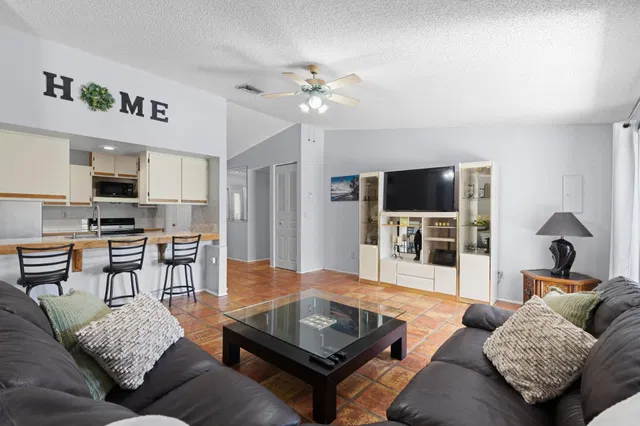 Residence photo 9