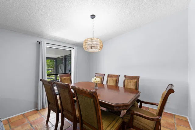 Residence photo 12