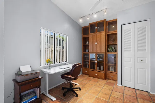 Residence photo 14