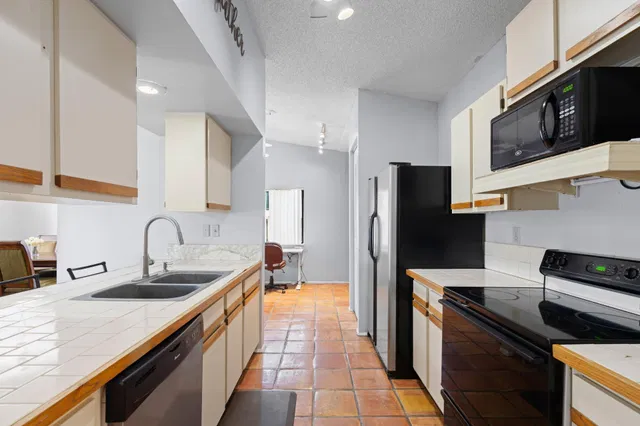 Residence photo 15
